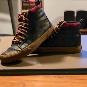 Vans Sk8-Hi Black Leather With Gum Soles And Plaid Top Size 10.5 Mens High Top